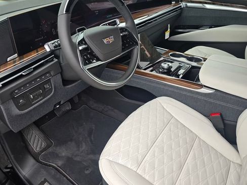 New 2026 Cadillac Escalade ESV Platinum Luxury AWD/4WD image 19