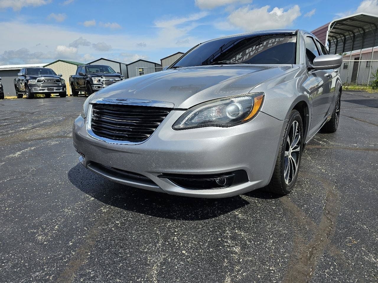 Used 2013 Chrysler 200 Touring w/ S Exterior Appearance Pkg FWD image 2