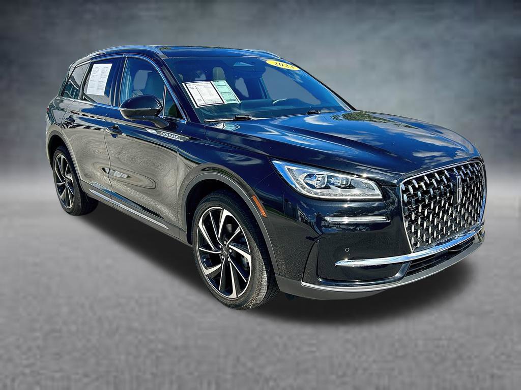 Used 2023 Lincoln Corsair Reserve w/ Equipment Group 202A AWD/4WD image 3