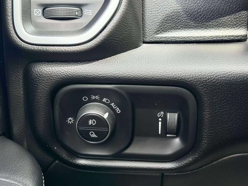 Used 2025 RAM 2500 Big Horn AWD/4WD image 18