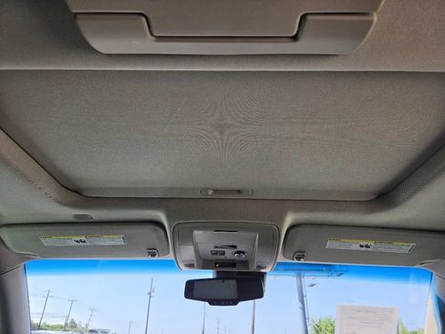 Used 2017 Chevrolet Tahoe Premier AWD/4WD image 32