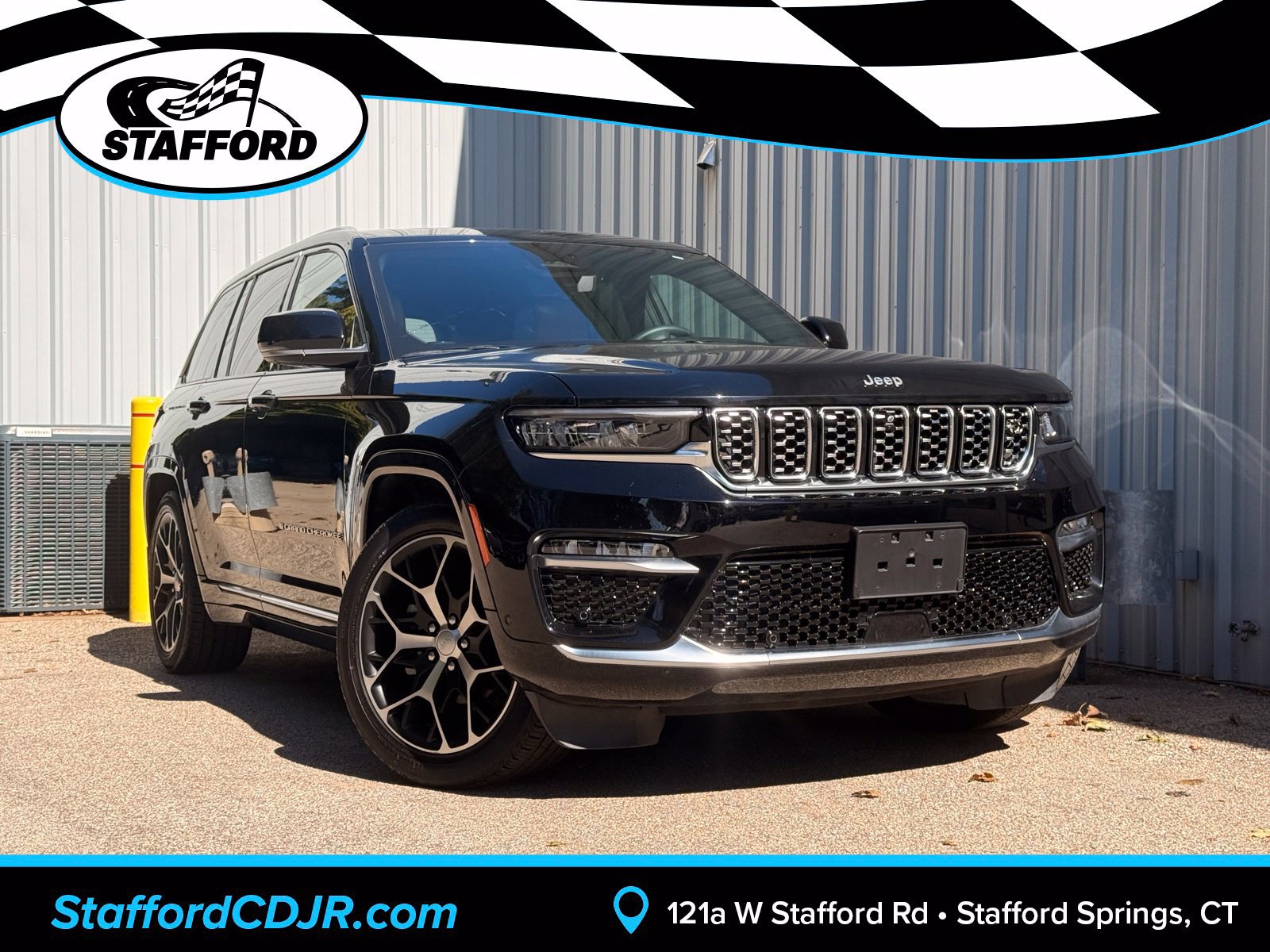 Used 2023 Jeep Grand Cherokee Summit AWD/4WD image 1
