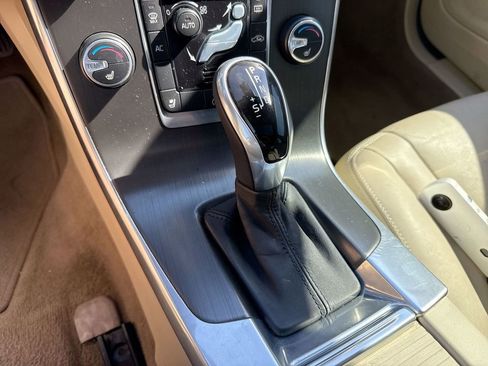 Used 2015 Volvo S60 T5 Premier image 19