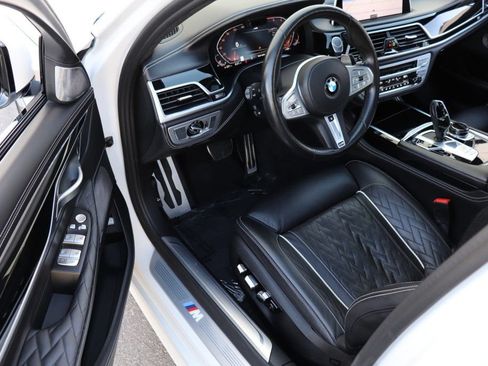 Used 2020 BMW 750i xDrive w/ Executive Package AWD/4WD image 17