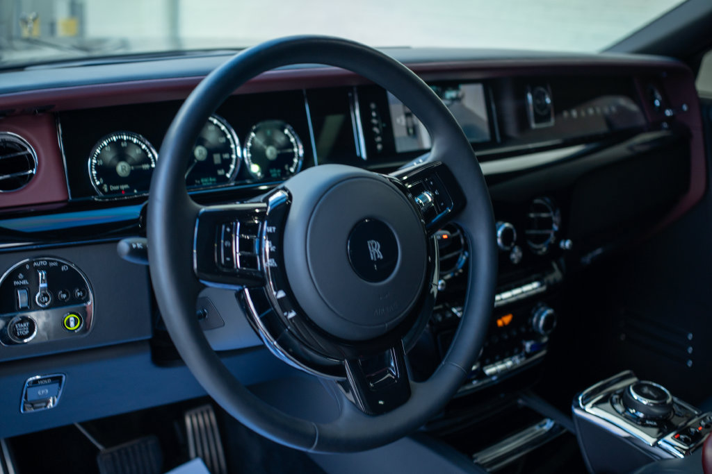 Used 2024 Rolls-Royce Phantom Sedan RWD image 17