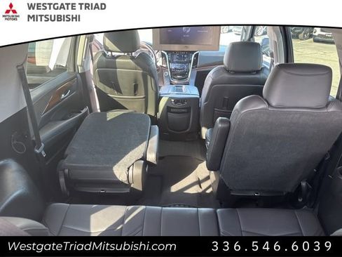 Used 2019 Cadillac Escalade ESV Premium Luxury w/ Escalade Sport Edition image 31