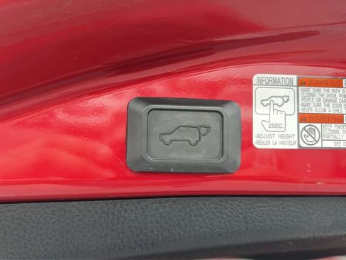 Used 2016 Toyota RAV4 XLE AWD/4WD image 49