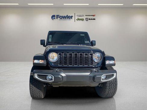 New 2024 Jeep Gladiator Sport image 4