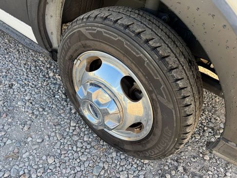 Used 2019 Ford Transit 350 XLT image 2