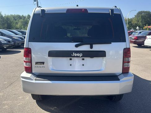 Used 2012 Jeep Liberty Sport AWD/4WD image 6