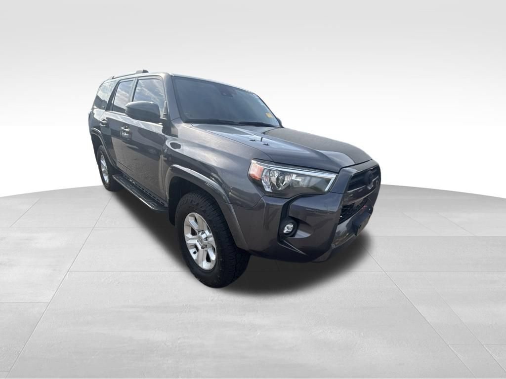 Used 2022 Toyota 4Runner SR5 AWD/4WD image 9