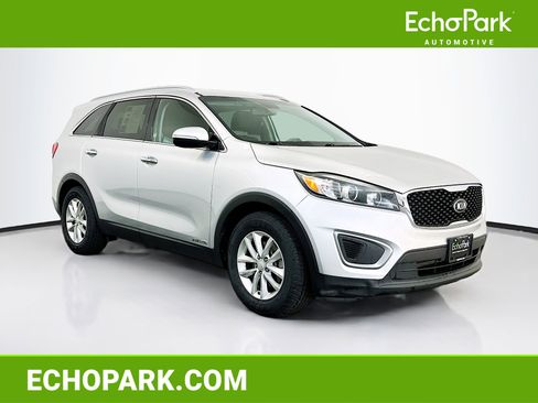 Used 2016 Kia Sorento LX w/ LX Convenience Package image 1