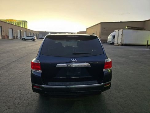 Used 2012 Toyota Highlander FWD image 6