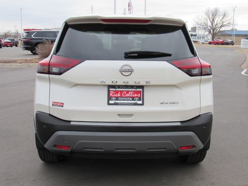 Used 2023 Nissan Rogue SV w/ SV Premium B Package image 7