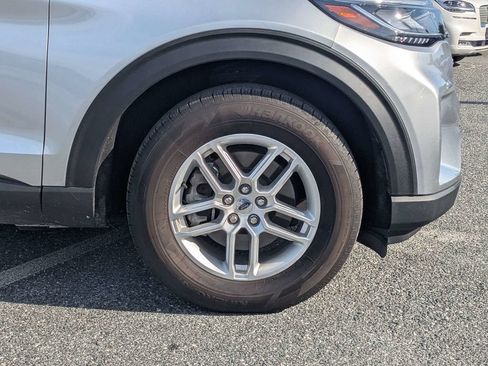 Used 2025 Ford Explorer Active w/ Active Comfort Package RWD image 9