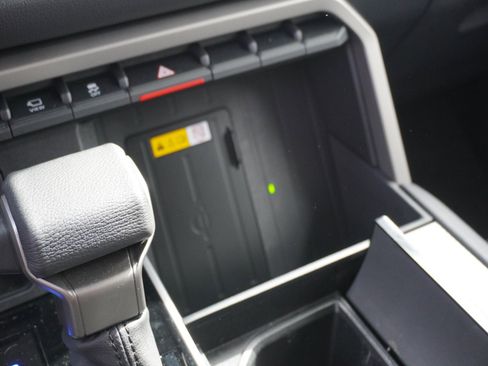 Used 2024 Toyota Sequoia Limited image 29