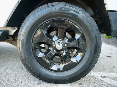 Used 2013 Jeep Wrangler Unlimited Sahara w/ Dual Top Group image 20