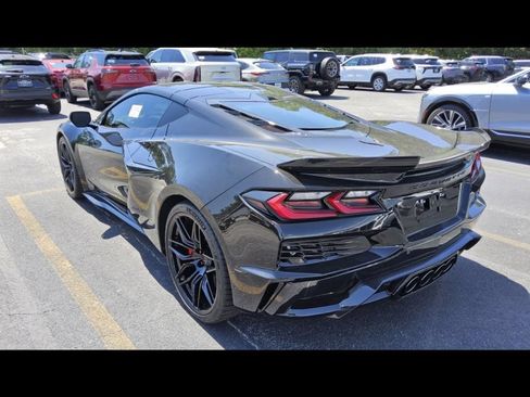 Used 2025 Chevrolet Corvette Z06 RWD image 7