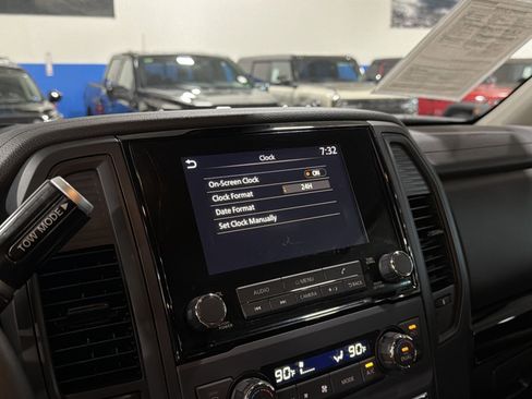 Used 2024 Nissan Titan SV w/ SV Convenience Package AWD/4WD image 24