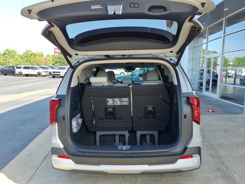 New 2026 Kia Carnival EX FWD image 6