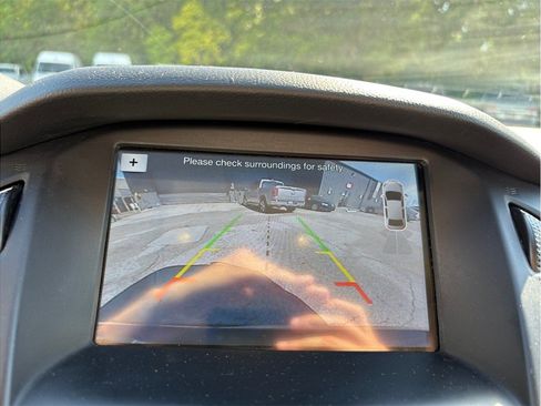 Used 2017 Ford Focus SEL FWD image 23