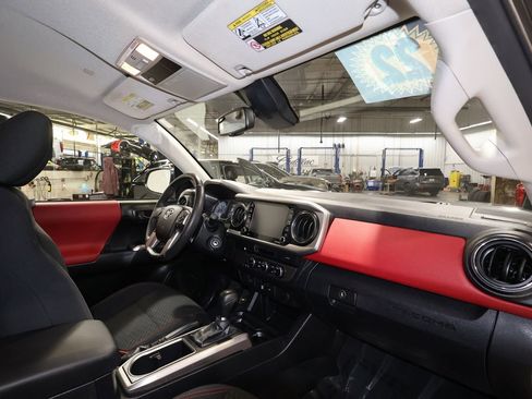 Used 2022 Toyota Tacoma SR5 image 25