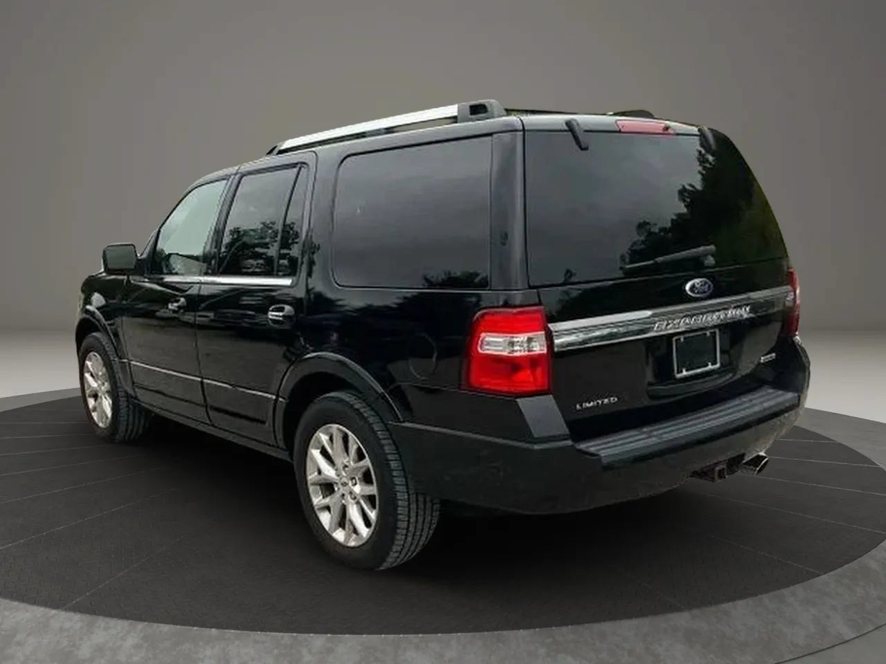 Used 2016 Ford Expedition Limited w/ Equipment Group 301A AWD/4WD image 7