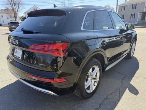 Used 2019 Audi Q5 2.0T Premium w/ Convenience Package image 9