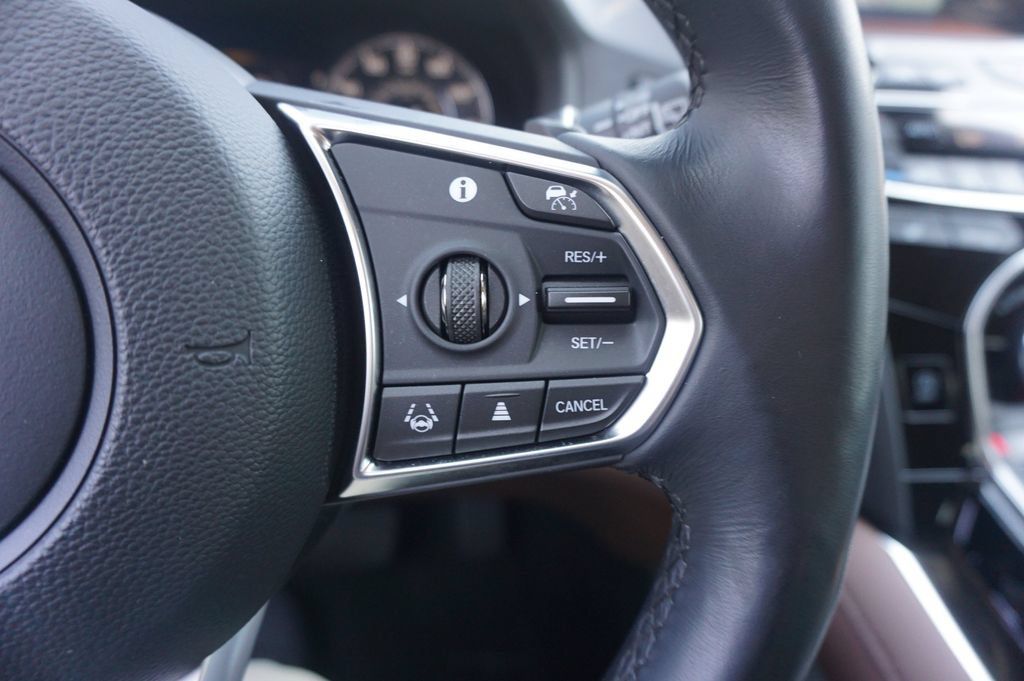 Used 2023 Acura RDX w/ Technology Package FWD image 9