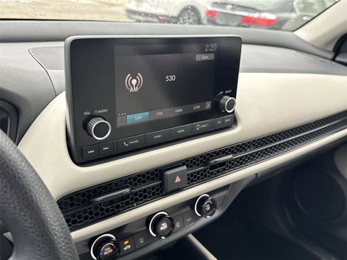 Used 2023 Honda HR-V LX image 22
