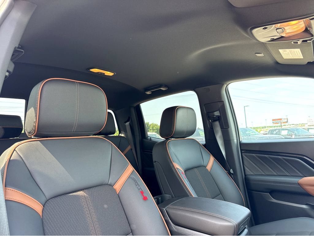 New 2026 GMC Canyon AT4 AWD/4WD image 5
