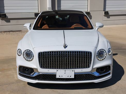 Used 2021 Bentley Flying Spur W12 image 21