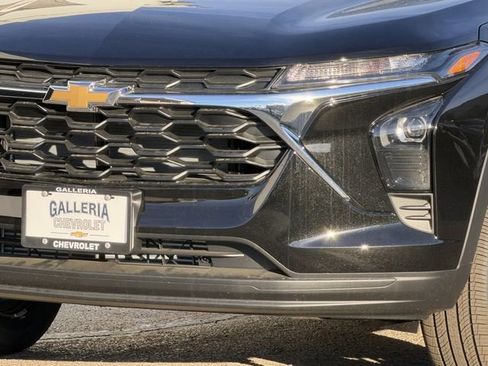 New 2026 Chevrolet Trax LS w/ Driver Confidence Package image 7