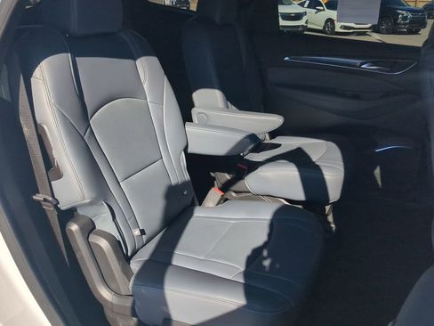 Used 2024 Buick Enclave Premium image 27
