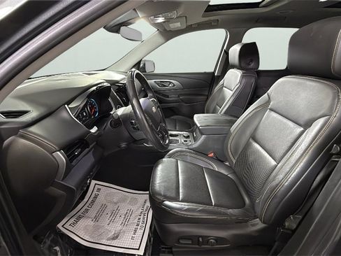 Used 2018 Chevrolet Traverse Premier w/ Driver Confidence II Package image 17
