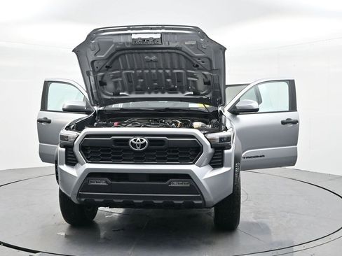 Used 2024 Toyota Tacoma TRD Off-Road image 34