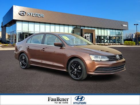 Used 2017 Volkswagen Jetta S w/ Jetta S Cold Weather Package image 1