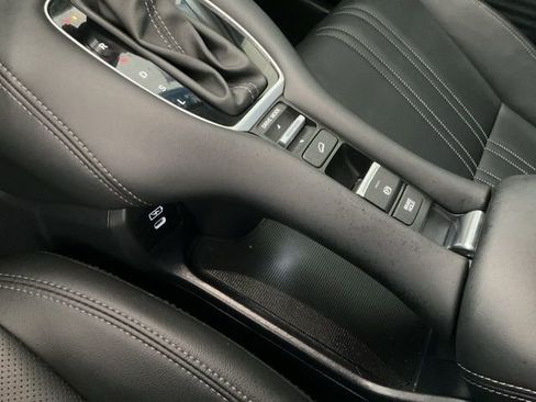 Certified 2024 Honda HR-V EX-L image 13