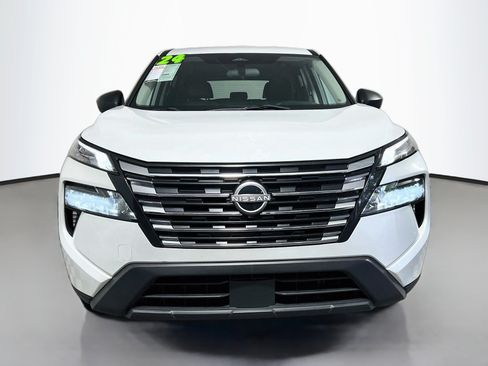 Used 2024 Nissan Rogue S FWD image 11