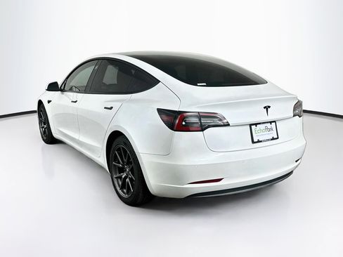 Used 2021 Tesla Model 3 Standard Range Plus RWD image 5