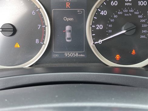 Used 2016 Lexus IS 200t image 30