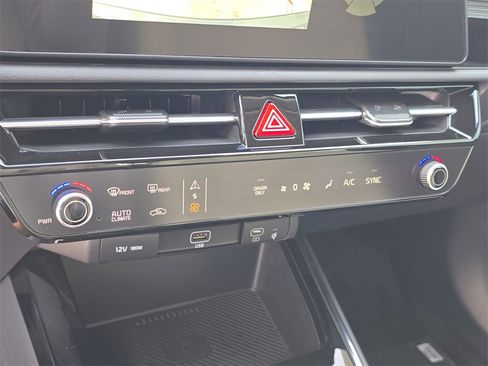 New 2026 Kia Niro EX image 29