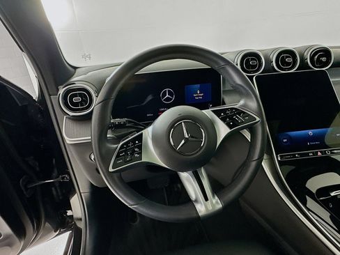 Used 2025 Mercedes-Benz GLC 300 image 12