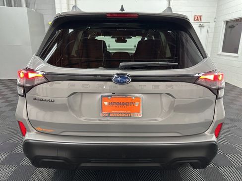 Used 2025 Subaru Forester Premium image 9