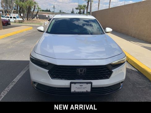 Used 2024 Honda Accord Touring image 2