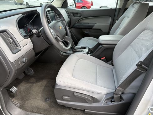 Used 2018 Chevrolet Colorado W/T w/ WT Convenience Package RWD image 11