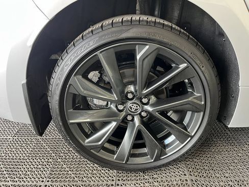 Used 2025 Toyota Corolla SE w/ SE Premium Package FWD image 27