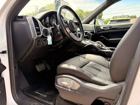 Used 2015 Porsche Cayenne S AWD/4WD image 17
