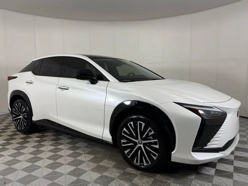Used 2023 Lexus RZ 450e Premium w/ Technology Package image 14