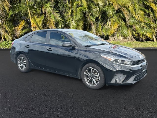 Used 2022 Kia Forte LXS w/ LXS Technology Package FWD image 2
